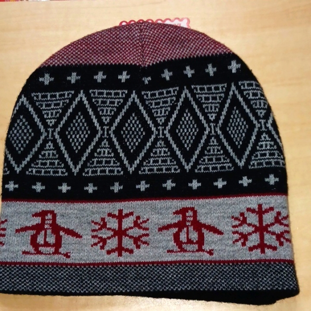 Penguin pull on hat. Penguin across with snowflakes Diamond design 9X9